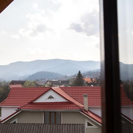 Hotel Happy Jaremče Esterno foto
