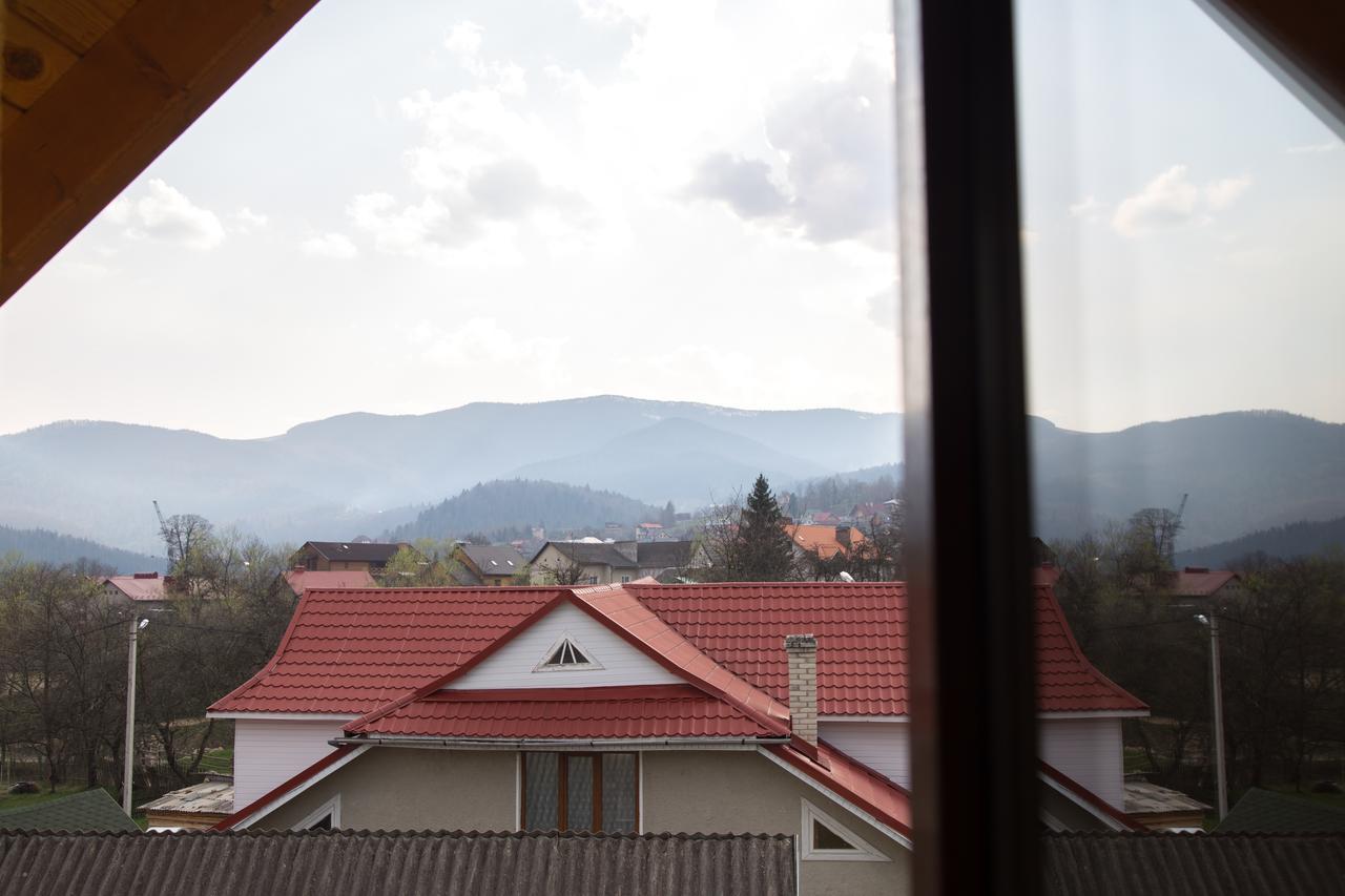 Hotel Happy Jaremče Esterno foto