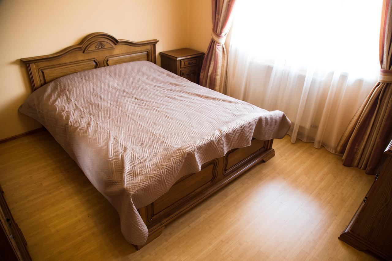 Hotel Happy Jaremče Esterno foto