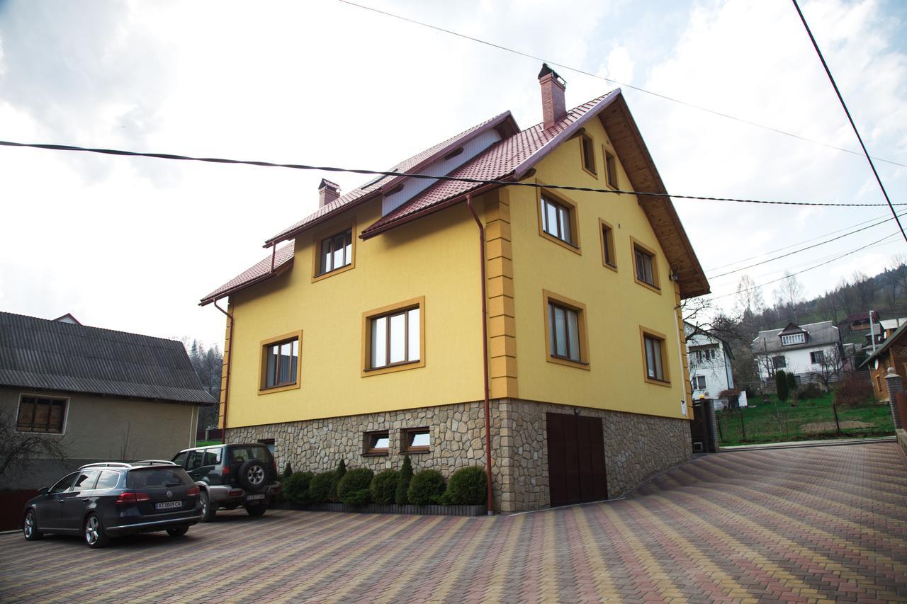 Hotel Happy Jaremče Esterno foto